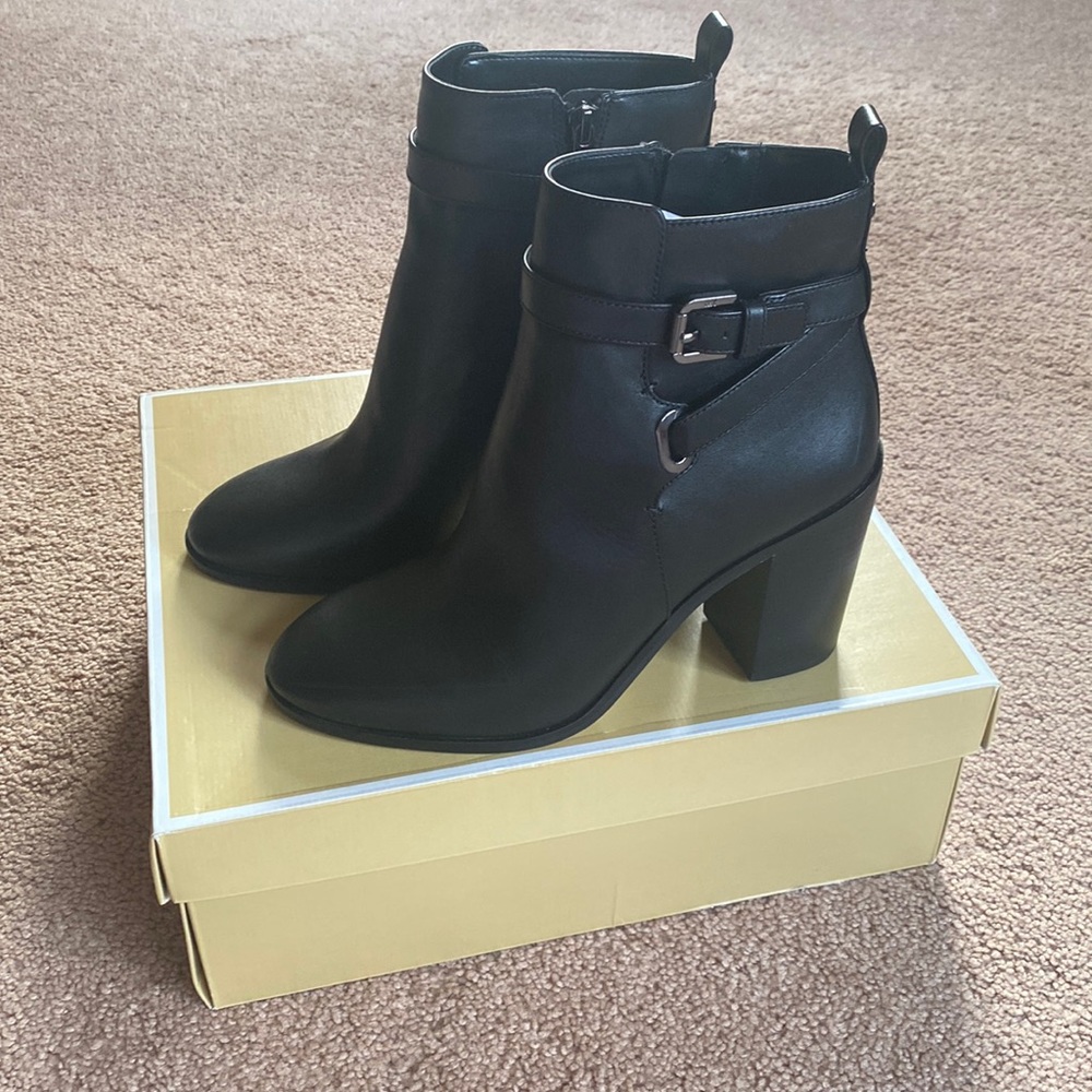 Brand New gorgeous Michael Kors black heeled bootie